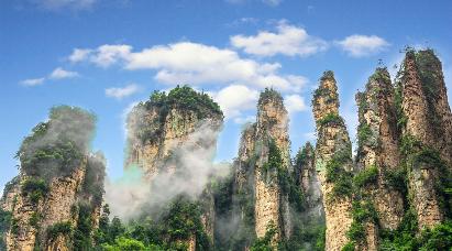 【純臻湘西】<長(zhǎng)沙、韶山、芙蓉鎮(zhèn)（夜宿）、張家界國(guó)家森林公園、鳳凰古城5天輕奢高鐵團(tuán)>